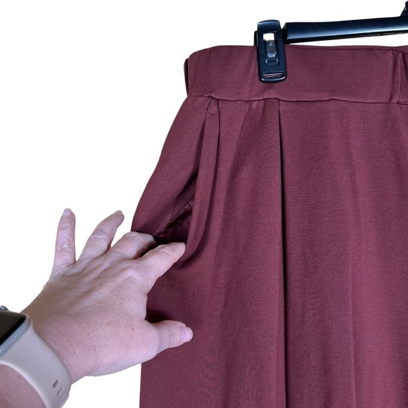 Universal Standard Culottes Size 14/16 Burgundy Pull On Wide Leg Pockets Stretch - Picture 2 of 8